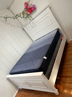 White Wood Bed Frame with Mattress