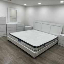 Bedroom Set- Juego De Cuarto " Financing Available " Financiamiento Disponible "Not Credit Needed " 0 Down Payment 