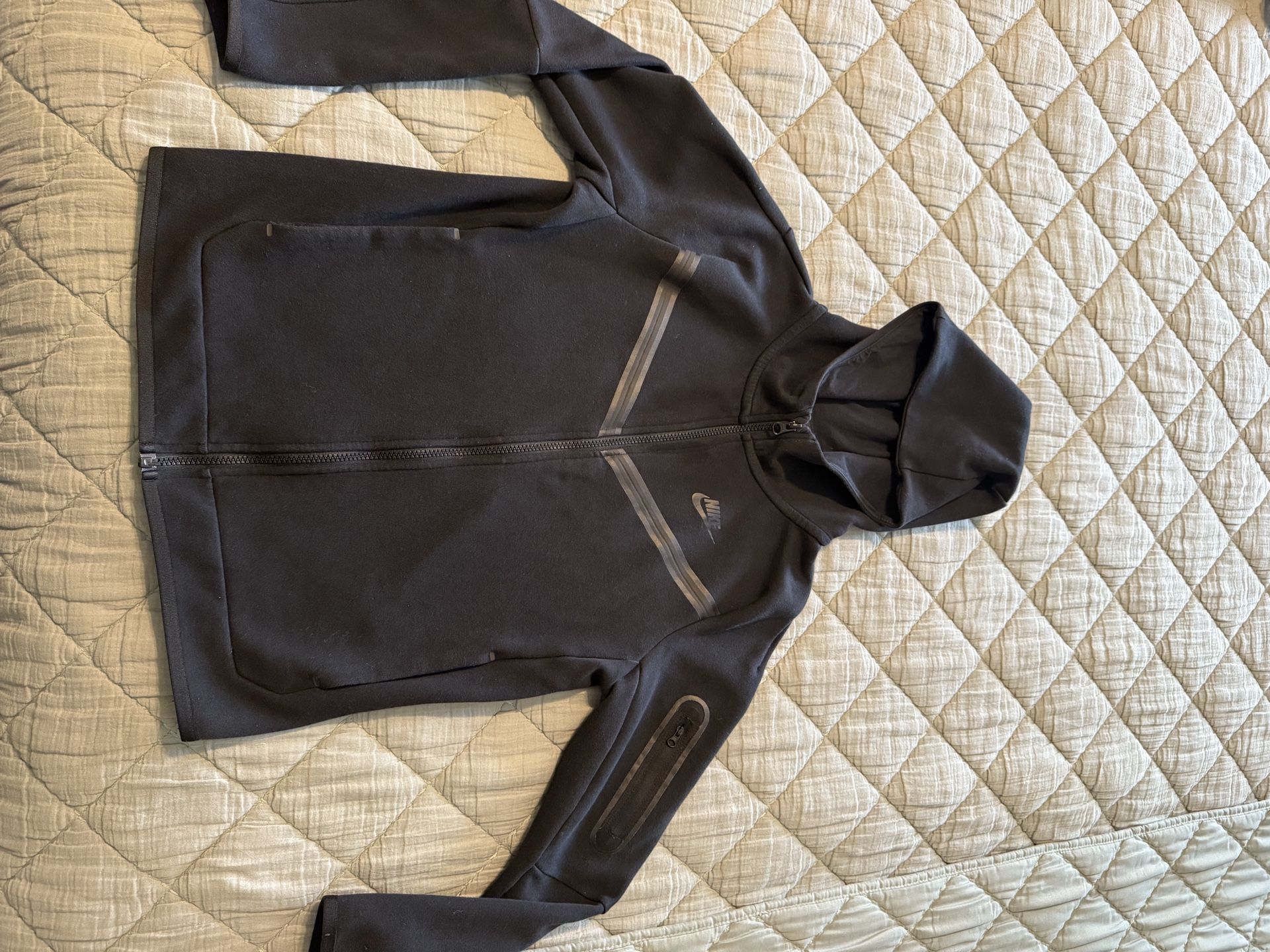 KIDS LARGE NIKE TECH 