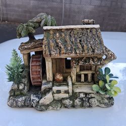 Fish Tank Decor Pickup hours 2:00-10:45 rainbow/charleston cash only read description