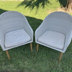 Modern Wicker Patio Chairs (Set of 2) w/ Cushions – Like New