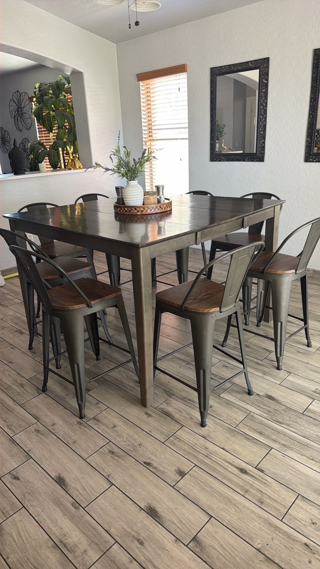 Very nice counter high table
