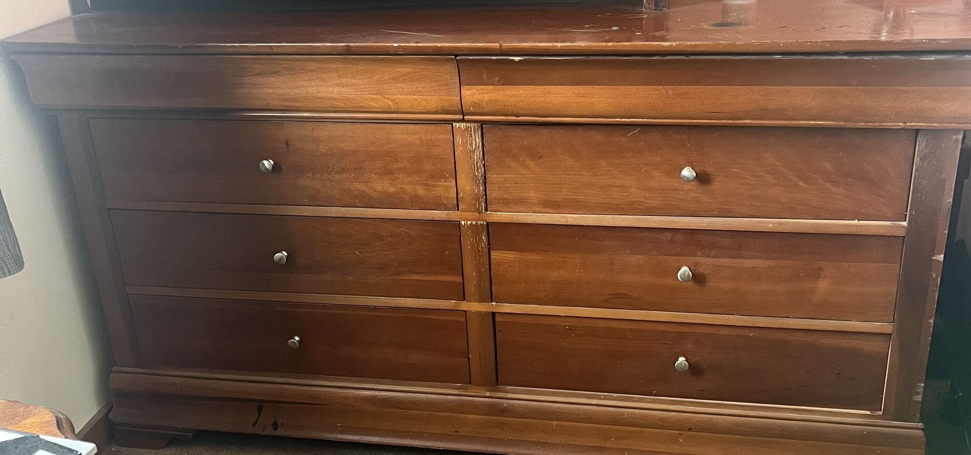 8 Draw Dresser