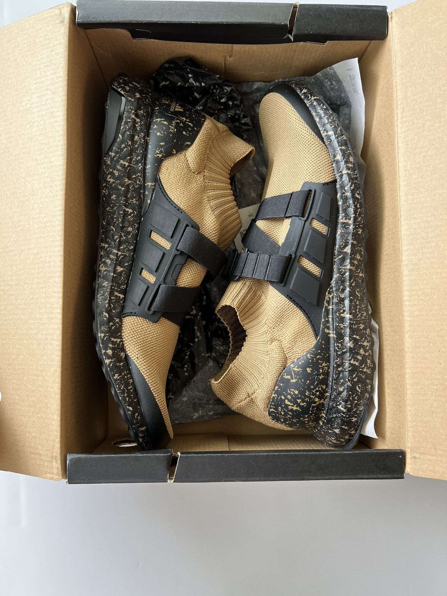Adidas Hyke UltraBoost AH-001 Shoes Sneakers FV3905 Mens Size 9.5 - NEW