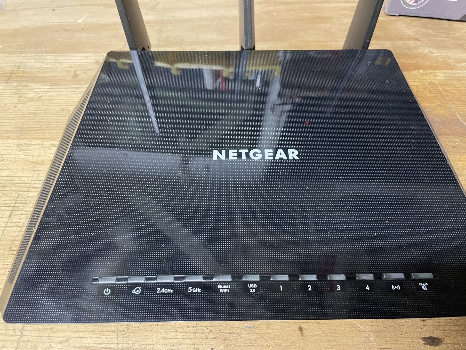Netgear Nighthawk Model R6700 V2