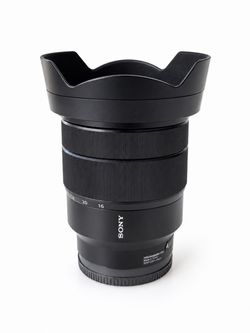 Sony FE ZEISS Vario-Tessar T* 16-35mm f/4 ZA OSS E-mount SEL1635Z