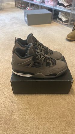 Jordan retro 4s  size 11 150$ firm ( cave stones )