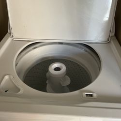 Whirpool Washer and Dryer Set