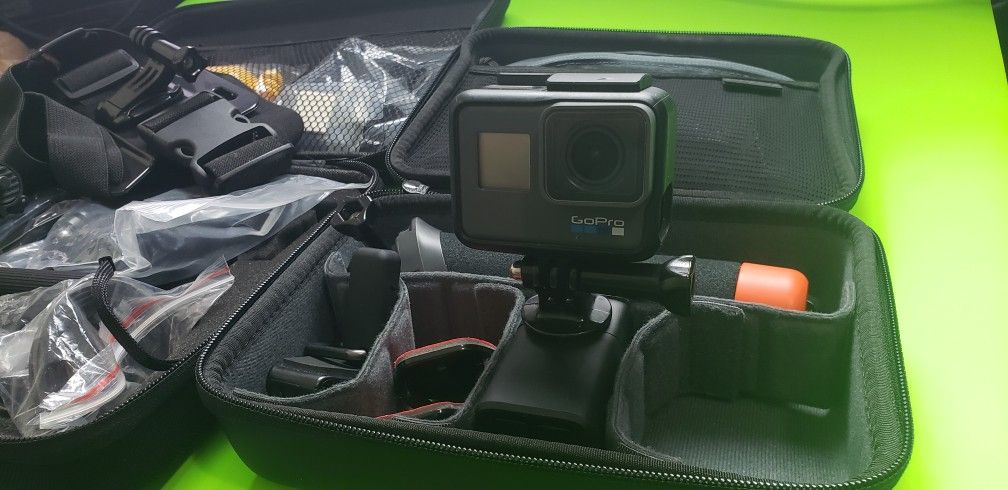 GoPro 6 Black + Accessories