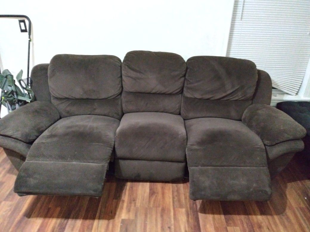 Dual Automatic Reclining sofa