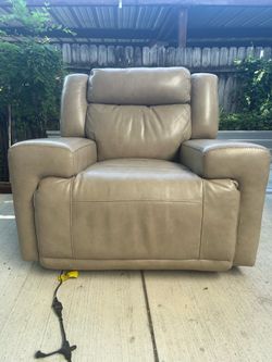 Reduced for July 4th weekend Power leather sofa recliner with power headrest USB charging port