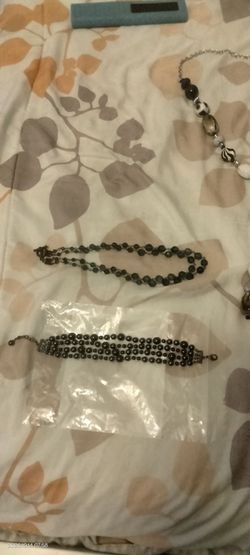 Selling women's jewelry