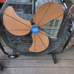 Brand/Website: GLOBAL (https://offerup.com/redirect/?o=Z2xvYmFsaW5kdXN0cmlhbC5jb20=) [1]
Contact Number:  [1]
Description: 36" HIGH VELOCITY FLOOR FAN