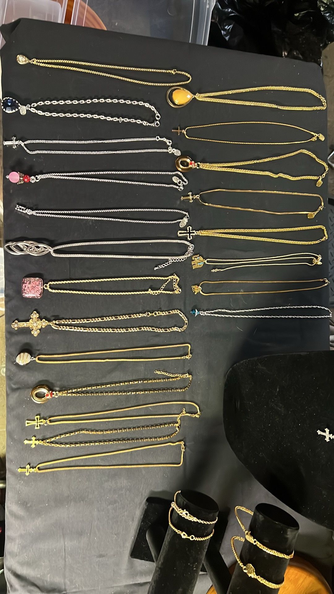 Different Styles Of Necklaces,Bracelets & Earrings