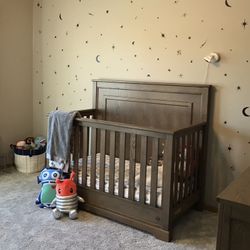 HGTV 4 in 1 Convertible Crib + Bed Frame & Box Spring 
