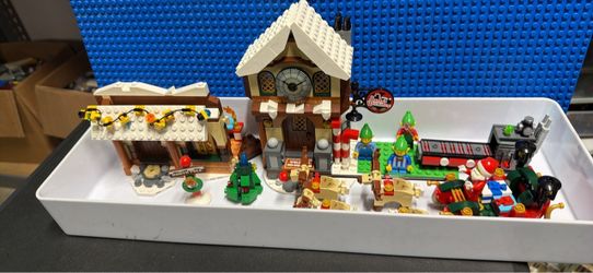 Lego Santa’s Workshop set