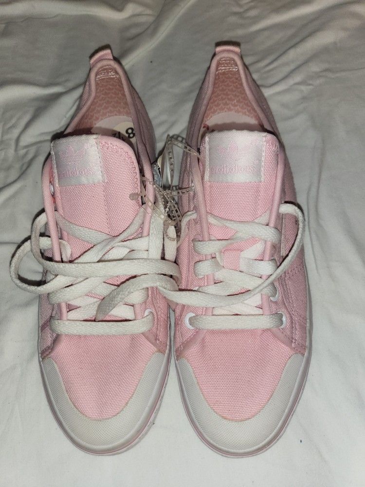 Adidas Women Size 8.5 Women 7 Mens