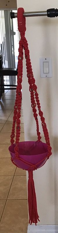 Macramé plant hanger