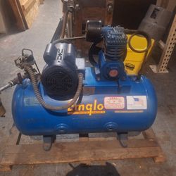 Air Compressor  30 Gallon 