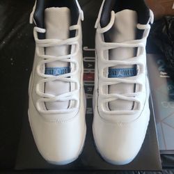 AIR JORDAN 11 RETRO  SZ 10