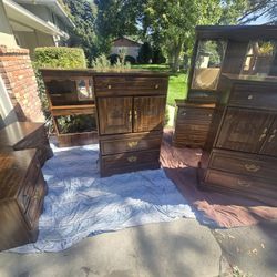 Pretty, 7 Piece MCM Vintage Bedroom Set | Matching Dresser Set