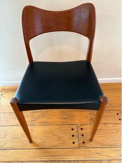 MCM Arne Hovmand Olsen rare Danish chair pair