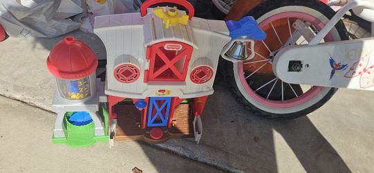 Little People Farm and Characters