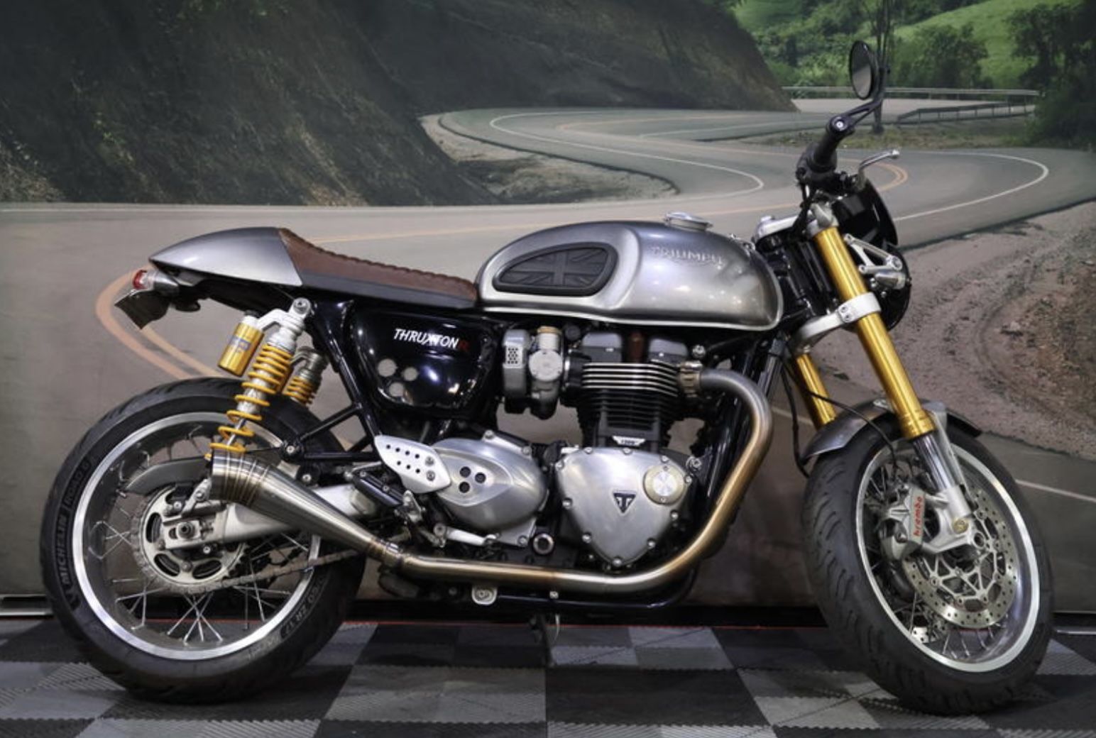 2018 Triumph Thruxton 1200 R Silver Ice
