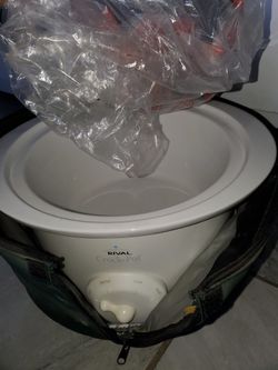BRAND NEW Crock Pot Never Used