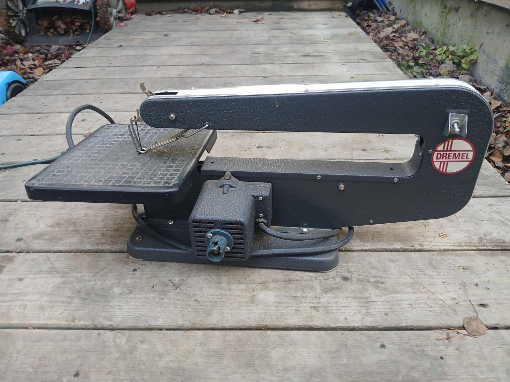 vintage Dremel Moto-Shop Scroll Saw,
Model 57-2 (Series 3