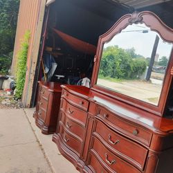 DRESSER WITH MIRROR AND NIGHTSTAND 