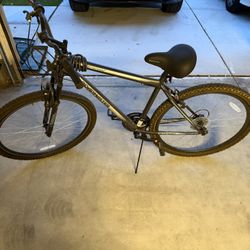 Quarry Ridge Roadmaster Mountain Bike 