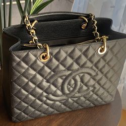 Chanel Caviar Quilted Grand Tote