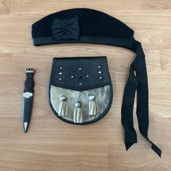 Bagpipers Hat, Sporran and Sock Dagger