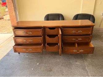 Thomasville French Provincial 9-Drawer Triple Dresser