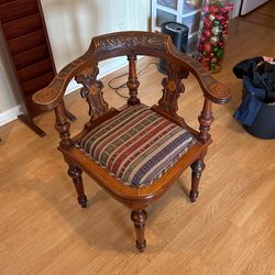 Swordsman/corner Chair