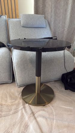 Round table - broken on side