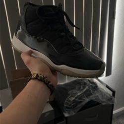 Air Jordan MensSize 9.5 Jordan 11 49$ I WANT SOLD ASAP 