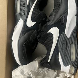 WMNS Nike Air Max Excee Size7