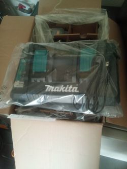 Makita 18v LXT DUAL PORT RAPID CHARGER 
