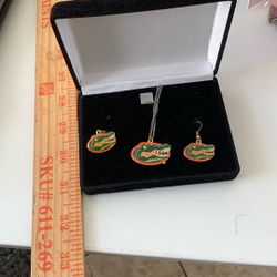 Gator UF Earrings And Necklace 
