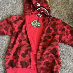 red bape hoodie XL (fits large)