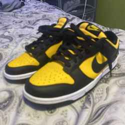 Yellow And Black dunks