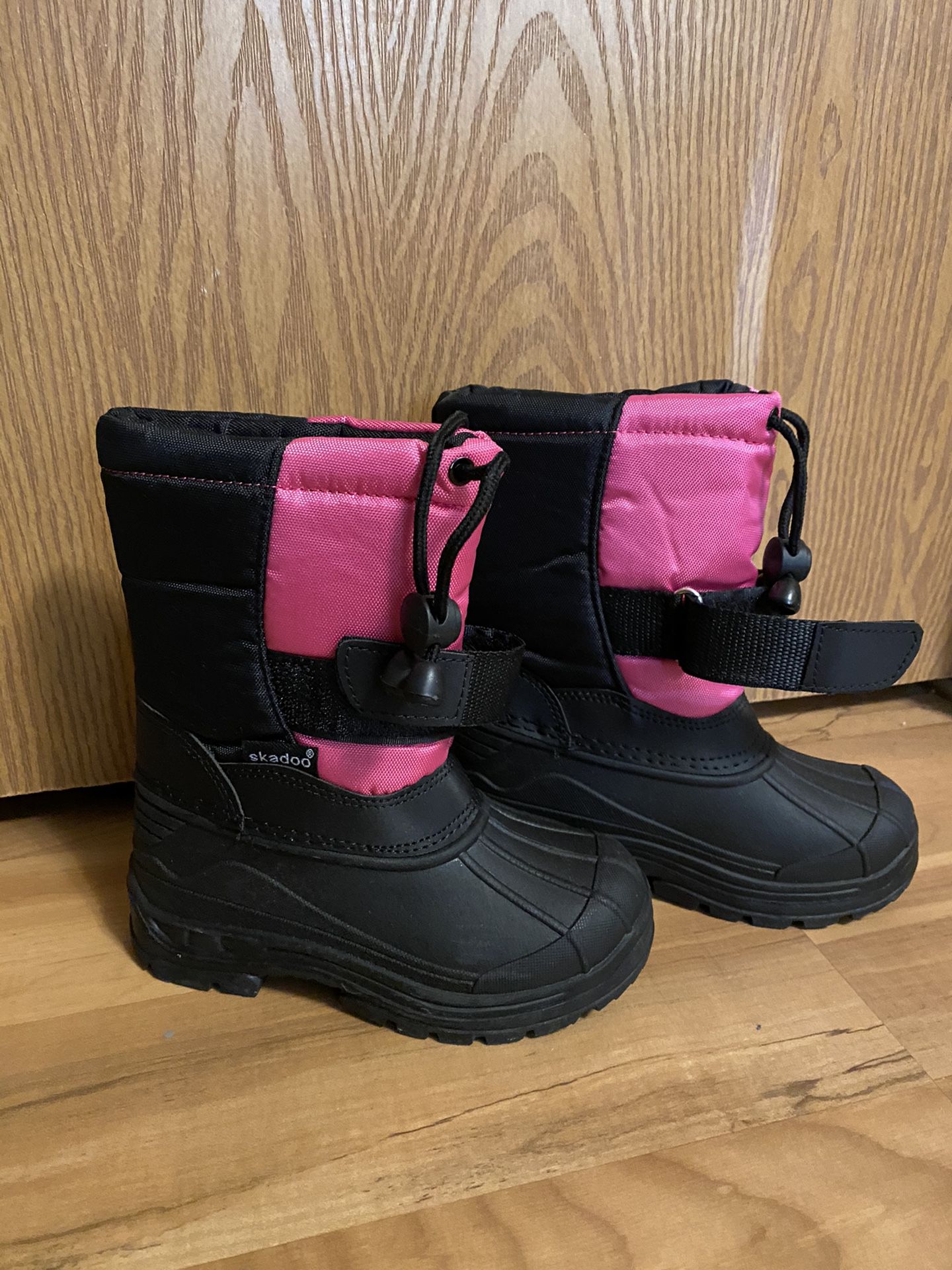Toddler girls size 8 waterproof snow boots Brand New
