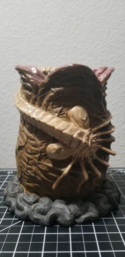 ALIEN EGG/ FACEHUGGER- BUST BANK- DIAMOND SELECT
