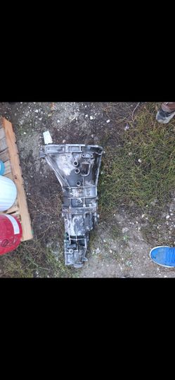 Nissan frontier año 92 motor 4 cilindros trasmisión standar y sencilla osea no es 4×4