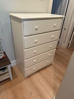 White 5-Drawer Dresser Chest