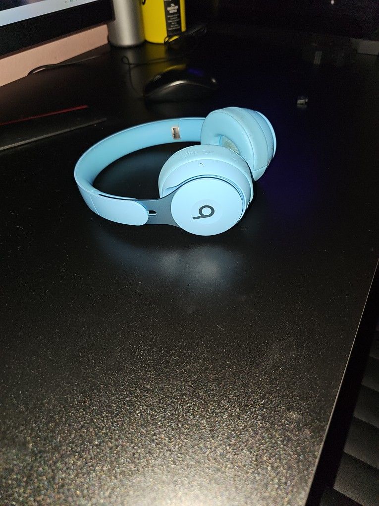 Beats Solo Pro