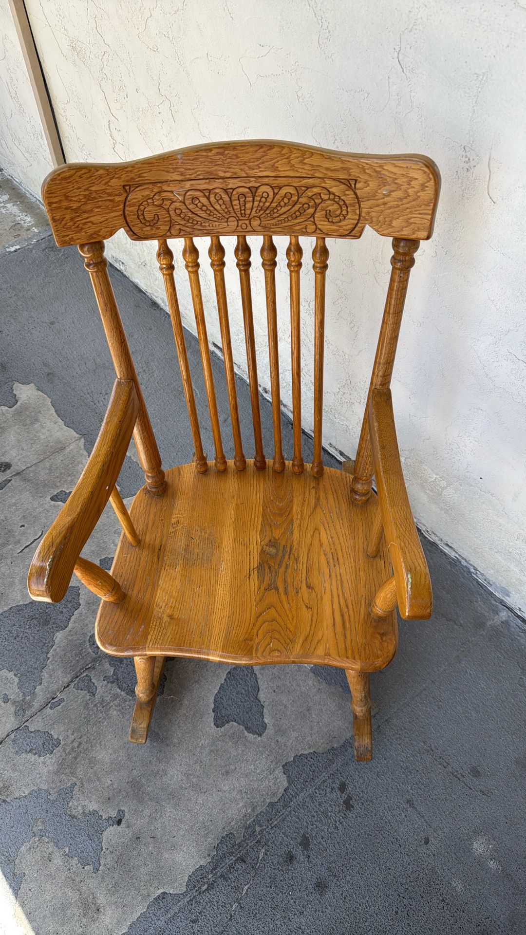 Replica of an antique rocker, solid wood, no veneer, all solid oak