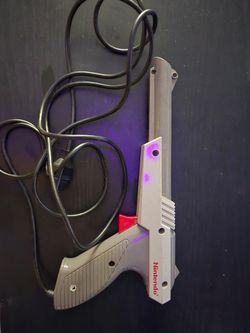 Nintendo NES Zapper gun